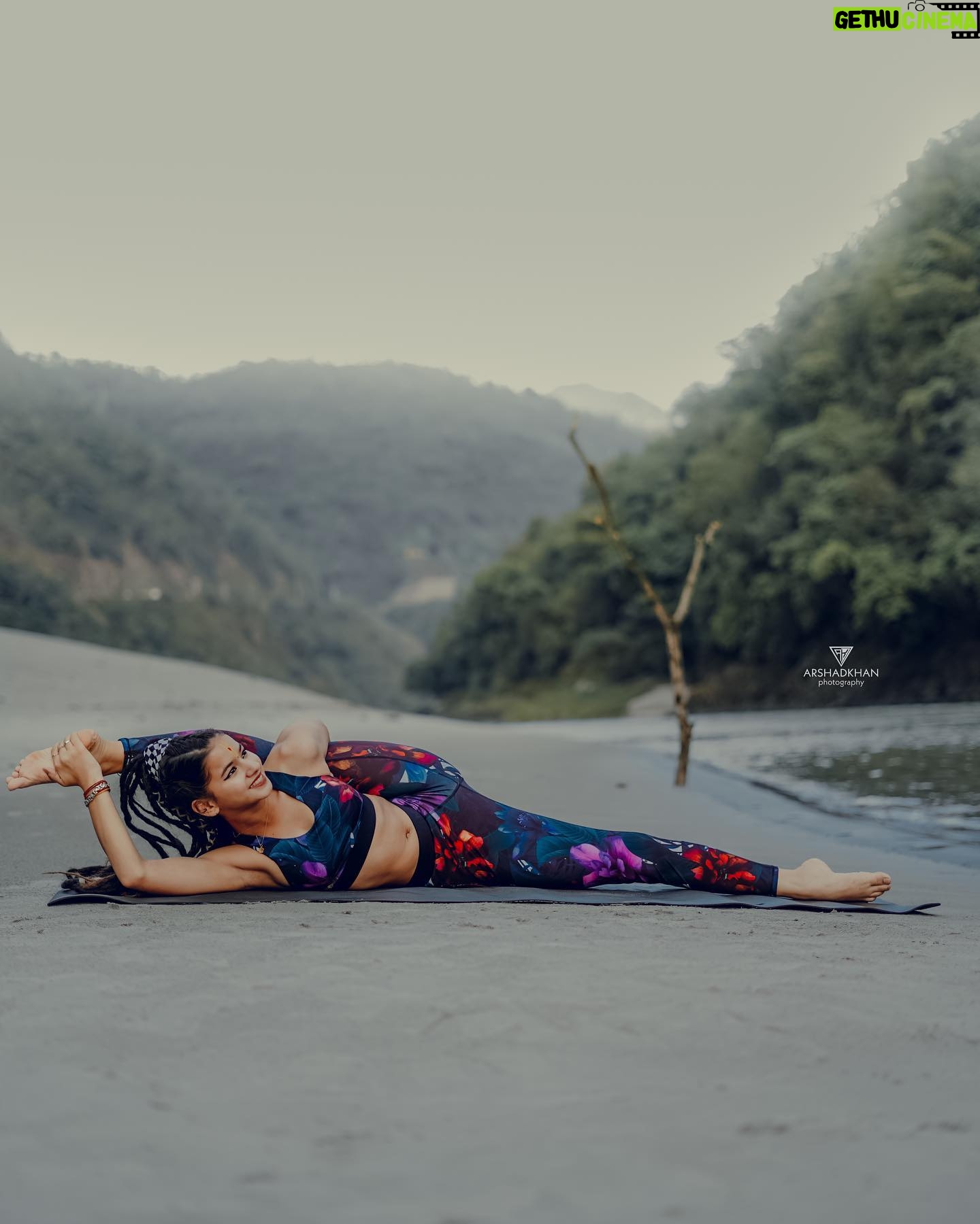 Tanu Rawat - 201.5K Likes - Happy international yoga day❤️🧘♀️
Pic click by-: @iamarshadkhanphotography0 ❤️
Edit by-: @alex_pixels_ ❤️