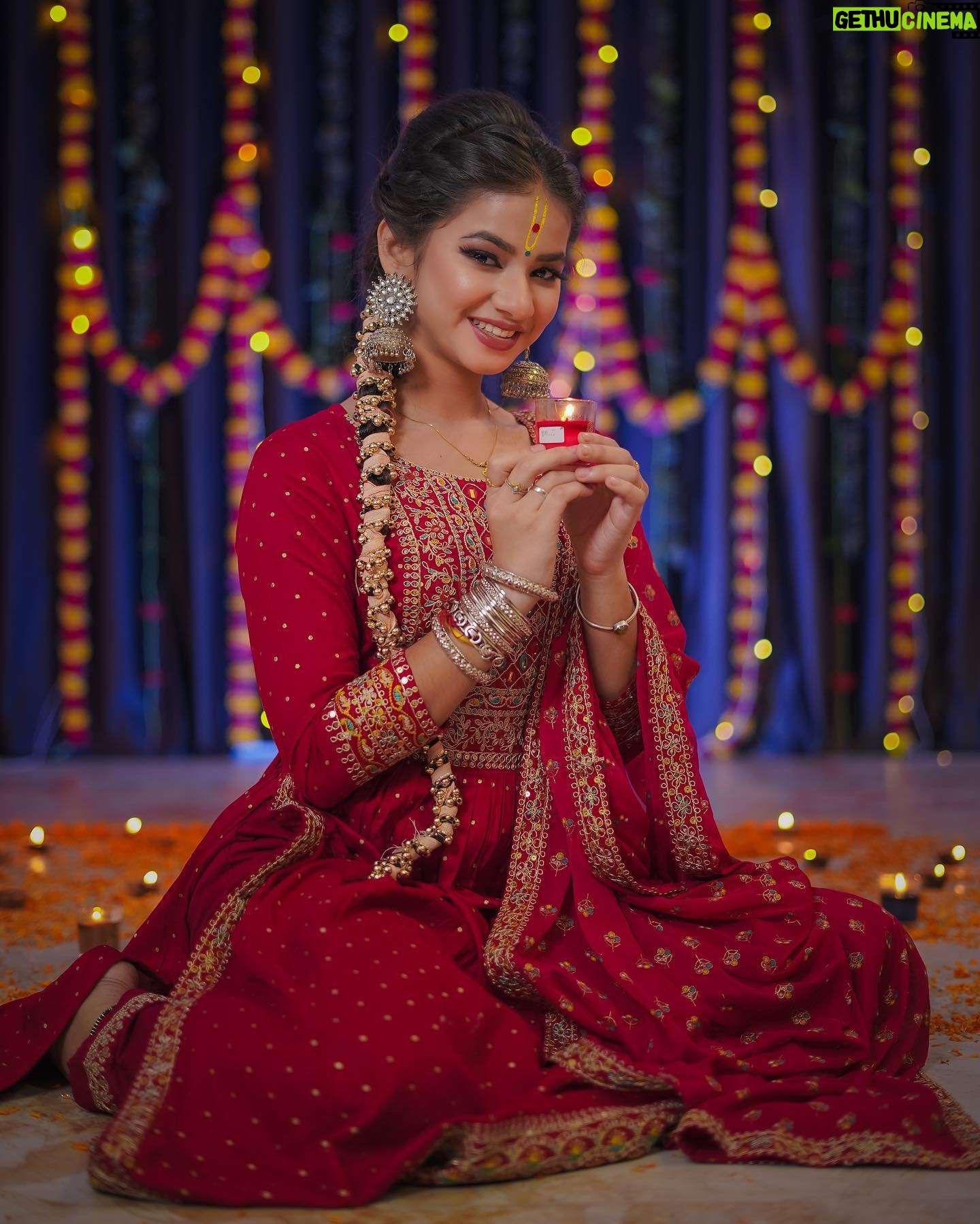 Tanu Rawat - 235.7K Likes - शुभ दीपावाली❤️🪔
.
.
.
.
.
.
.
Pic click and edit by-: @alex_pixels_