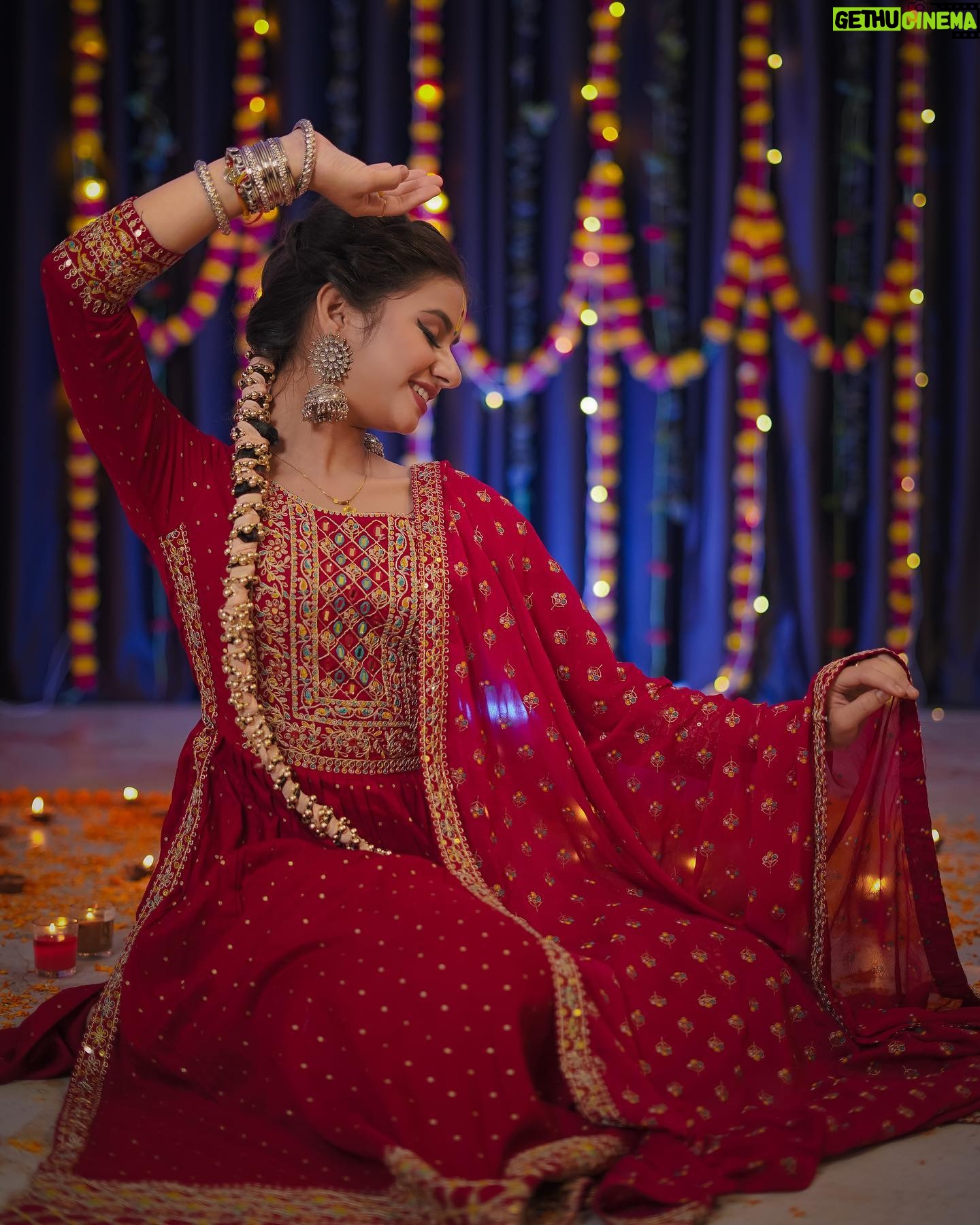 Tanu Rawat - 235.7K Likes - शुभ दीपावाली❤️🪔
.
.
.
.
.
.
.
Pic click and edit by-: @alex_pixels_