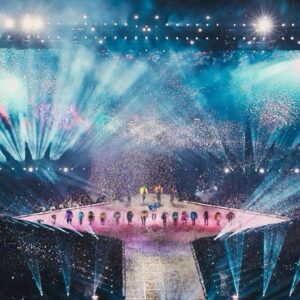 Tori Evans Instagram - The one when confetti falls to the ground🥹
.
.
.
Vancouver here we come for one last weekend with you! 🎉 I want to hear all your favorite show moments below ⬇️ because I know when the confetti falls for the last time, yall I’m going to be…😭😭😭😭 
Long Live the Eras Tour 
🩷❤️🧡💛💚🩵💙💜🤎🤍🩶🖤
📸 @razaeletan and many more that I’ve missed