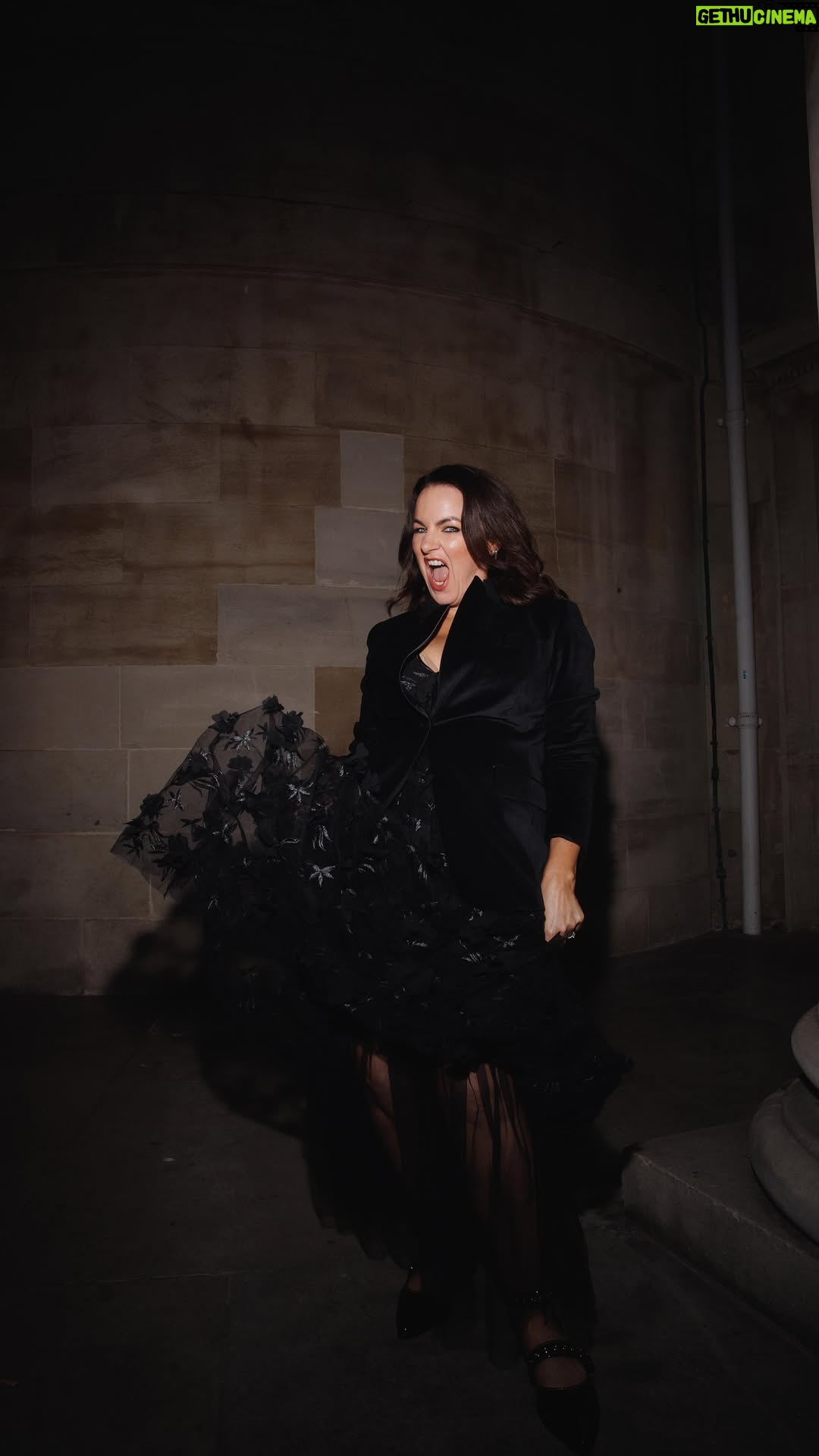 Triona McCarthy - 683 Likes - This is known as my āSanity Savingā outfit as it works for soo many occasions & never lets me down.
Iām ditching the usual festive hues & diving headfirst into the all-black trend thatās taking 2024 by storm! š¤ Because letās be real, nothing says āIām here for the drinks & dramaā quite like an all-black ensemble. š«¢
My TOP TIP when wearing all black is to mix those textures like you mix your Christmas š„®āgo for matte & shiny for a look thatās as interesting as my nutty neighbours holiday stories.
š
š And donāt forget to accessorize! A bold lipstick or beaded bag can take your outfit from āmehā to āMerry Christmas, darling!ā
And if you only buy ONE thing this season-get yourself these chic yet seriously comfy FLAT shoes-no walk of shame-stride with pride šš»
Check out my stories or my highlights for links to everything āØ
AD
