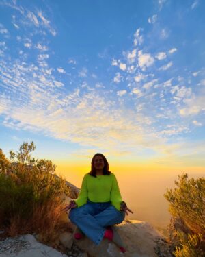 Uroosa Khan Instagram - Sunset Therapy ☀️
📍 Gorakh Hills Station 

📸 @alialbalushistudio 

#gorakhhill #sindh #gorakhhillstation #sunset #sunsets #sunsettherapy