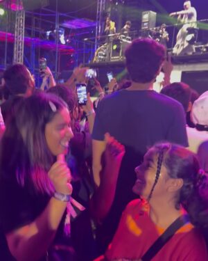 Uroosa Khan Instagram - Last night from @redbullpakistan Off The Roof 🔥🚀💙

#hasanraheem #redbull #givesyouwings #fairsshafi #youngstunner #concertnight #nightvibes #octoberdump