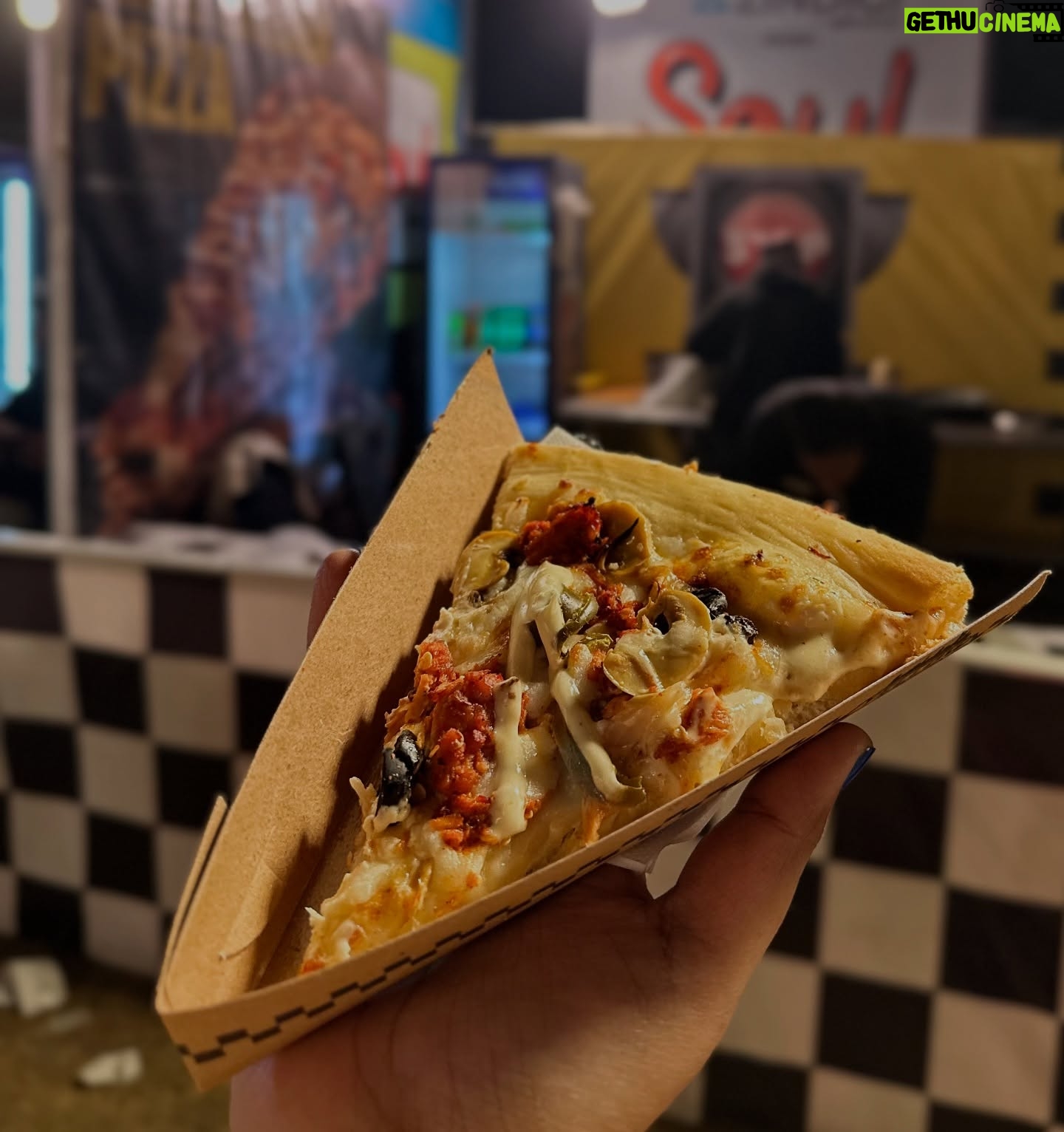 Uroosa Khan - 3 Likes - a dump of sorts✨
📍 @soulfestival.pk
#soulfest #soulfestival #khifoodguide #khifoodiegirls