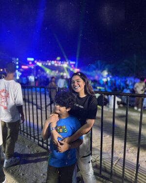 Uroosa Khan Instagram - Last night from @redbullpakistan Off The Roof 🔥🚀💙

#hasanraheem #redbull #givesyouwings #fairsshafi #youngstunner #concertnight #nightvibes #octoberdump