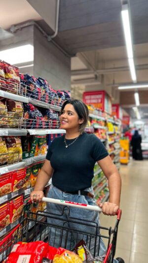 Uroosa Khan Instagram - @sparpakistan ki is 7th anniversary pe avail karein Ah-mazing discounts 🎉🙌

They have weekly bundle offers, lucky draw and so many exciting things going on!!

#spar #sparpakistan #groceryshopping #groceries #supermart #discounts #luckydraw