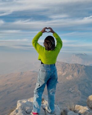 Uroosa Khan Instagram - Forever that girl obsessed with God’s creations⛰️🌱

📍 Gorakh Hill Station

#gorakh #gorakhhillstation #sindh #pakistantourism