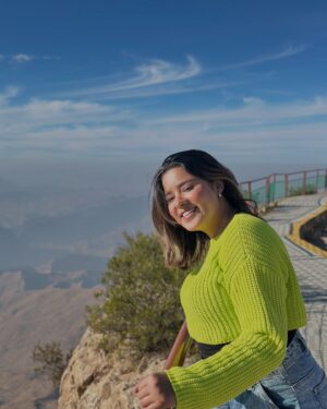 Uroosa Khan Instagram - Forever that girl obsessed with God’s creations⛰️🌱

📍 Gorakh Hill Station

#gorakh #gorakhhillstation #sindh #pakistantourism