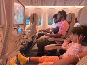 VJ Siddhu Instagram - Iniyaazh First Flight 😍 

#vjsiddhu #vjsiddhuvlogs #vjsiddhuvlogsfamily #vjsiddhuvlogsvirundhu #vjsiddhumottamadiparty #flight #dubai #dubai🇦🇪 #emirates #emirates #kids #daughter #daughterlove