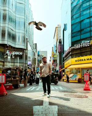 VJ Siddhu Instagram - Cam Suri daaaa @surya_vijishankar 🔥🔥 

#vjsiddhuvlogs #vjsiddhuvlogs #vjsiddhuvlogsfamily #korea #southkorea #friend #friendship #photography #camera #sonyfx3