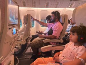 VJ Siddhu Instagram - Iniyaazh First Flight 😍 

#vjsiddhu #vjsiddhuvlogs #vjsiddhuvlogsfamily #vjsiddhuvlogsvirundhu #vjsiddhumottamadiparty #flight #dubai #dubai🇦🇪 #emirates #emirates #kids #daughter #daughterlove