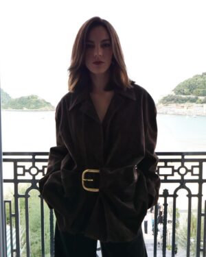 Victoria Luengo Instagram - La mañana de YO, ADICTO en @sansebastianfes 🖤 Gracias @javiginer por invitarme a saltar. 

Con el mejor equipo siempre: @ivangomez y @mariaverano.mk X @maccosmetics_es y @lorealpro // @_freddyalonso @loewe // @elviraherrera_agente