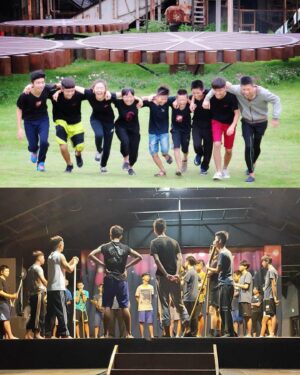 Ya-Gi Lai Instagram - 這篇貼文有些複雜 難以形容
好感動、好神奇、好快？好懷念…

因為「鼓」開啟緣份
也因為「鼓」持續的友誼
看著新郎原本手中握鼓棒變成握新娘
發現時間這麼走著 我們是真的長大了✨

明明才一起
小學二年級開始練鼓到高中
每週下台南練鼓的日子（主餐汗水附餐水泡）
在鼓團分組的萬年搭檔（對打、武打…）
國中同校不同班卻還在下課時間約操場比100公尺誰跑得快（到現在還是不懂為何要這樣😹）
到了大學聽你分享遇見一位很好的女孩（也就是現在的老婆）

平常不會頻繁聯繫
但在重要時刻一定會出現
各自在不同城市工作
但相聚就能毫無負擔丟出煩惱

我們近20年的友誼就是如此

因為打鼓獲得好多溫柔和愛，
我也真的很享受舞台喜歡表演。

最重要的：「阿柏、柚子，結婚快樂🫶🏻」