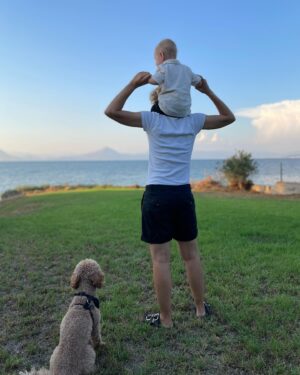 Youlika Skafida Instagram - Ένα χρόνο μαζί.
Ελπίζω να περνάς όμορφα μαζί μας Αγγελάκο!
Εμείς έχουμε πολύ αγάπη στην καρδιά και μεγάλη χαρά από τη μέρα που εμφανίστηκες!
Και κούραση έχουμε και σακούλες στα μάτια βέβαια αλλά δεν είναι της παρούσης 😉
Σου υπόσχομαι περιπέτειες,χαρές,αμέτρητη αγάπη και πολλές όμορφες εκπλήξεις στα χρόνια που θα έρθουν!
 #myboy #birthdayboy