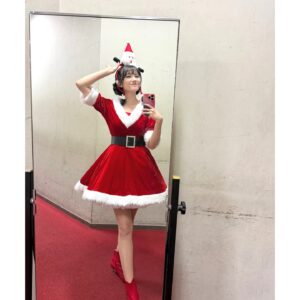 Yuina Instagram - ☃︎𖢔𓍄𓃕𝕄𝕖𝕣𝕣𝕪 ℂ𝕙𝕣𝕚𝕤𝕥𝕞𝕒𝕤𓍄𓃕︎𖢔☃︎

第2部は結那サンタバージョンまとめっっ！！！！🎅
いやぁ！今日ほんっとうに楽しすぎましたね👏💞

でもねでもね、
もうすでにゆいなかまに会いたくなっちゃってる🥺✨

はやくまたFCイベントやりたいですっっ！！！🥳
みなさん優しすぎて、ステージ上がってくださった皆さんも
ノリ良くて！笑いの絶えないクリスマスでした🤣🤣

みなさんもはぴ はぴ はっぴー♪な時間は過ごせましたか？？
クリスマス…ひとりぼっちにさせないよーーーー！！！💞

また一緒に過ごそうね✌︎ 

グッズも身に付けてくれてありがとおおおお🥰

ーーーー

会えなかったみなさんも次は会えるかなっっ！！✨
いつでも待ってるので！またいつか会いましょうね🤭💞

 #ゆいなかまとめりくり #MerryChristmas #めりくり
 #サンタ #コスプレ #サンタ衣装 #ファンクラブ #イベント
