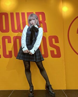 Yuria Tauchi Instagram - このZARAのワンピースシルエットがすごく綺麗でおすすめです👗

#ZARA #prada #onitsuka #ootd #fashion