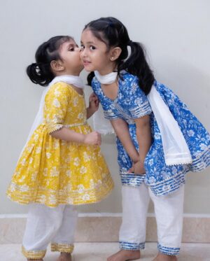 Zara Zyanna Instagram - Can’t contain the cuteness! 🥹♥️
They can do everything! 😂🥹♥️

Explaining the picture series slide to slide:
So they were dolled up for a gollu visit and we chose the twinning combo. Ziva loved the outfit as you can see anything that’s cotton and comfortable adds a smile to her face. Told them to pose for a picture and there you go 
SLIDE 1 Happy pose. 
And Zara really wanted a kiss from her baby sister and that’s the cue. Going down to her is a cue for Ziva to kiss. Hence the 
SLIDE 2 Kiss me cue pose. 
Once the little one got the cue. There you go! 
SLIDE 3 Kissy pose. 
After the kiss they started to play around and walked out of the frame and so the momma said stay in place for the picture. And that’s what they did. Worrying the momma with the Sad face. 
SLIDE 4 Samathhu pose 
and the last one.. couldn’t hold on the drama longer! They both fell over laughing 😂🤣 
SLIDE 5 Candid love pose. 

Which slide/pose is your favourite? 

Outfit: @kidcetra 
Shot by: @praveen.jpeg dada 🥹♥️