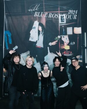eill Instagram - BLUE ROSE TOUR 2024 finale. 
Thank u Seoul ♡❄️🤍

Hair @hyena_bana 
Make up @soonsoo_sim2818 
Styling @r.soll_office 

Dr @yukinops 
Ba @ochi_the_funk 
Key @ryoleftymiyata 
Gt @ Katsushiro Sato 
MNP @yosukeminolu 

Light @anamee_1209 

BIGLOVE.