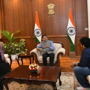 irfans view Instagram - Taking your family to the Raj Bhavan and sitting with The Governer is the achievement i never considered to be done in my life! He was very kind! He was chatting with us close to half an hour in his office. Invited the Governer for my wedding!
We did this ❤️

#onestepatatime #achievement