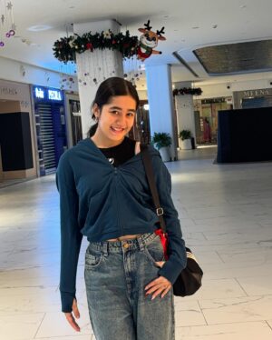 Aakriti Sharma Instagram - Grateful for 2024 🫶❤️✨ 

#almostnewyear #grateful #blessed #aakritisharma #newyear #instafam