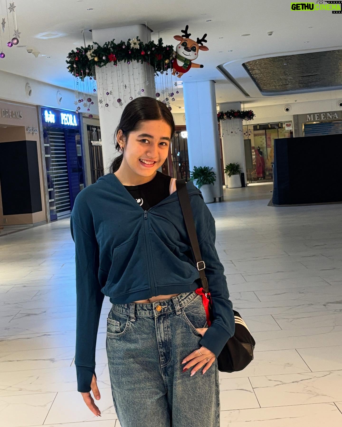 Aakriti Sharma - 28.9K Likes - Grateful for 2024 🫶❤️✨
#almostnewyear #grateful #blessed #aakritisharma #newyear #instafam