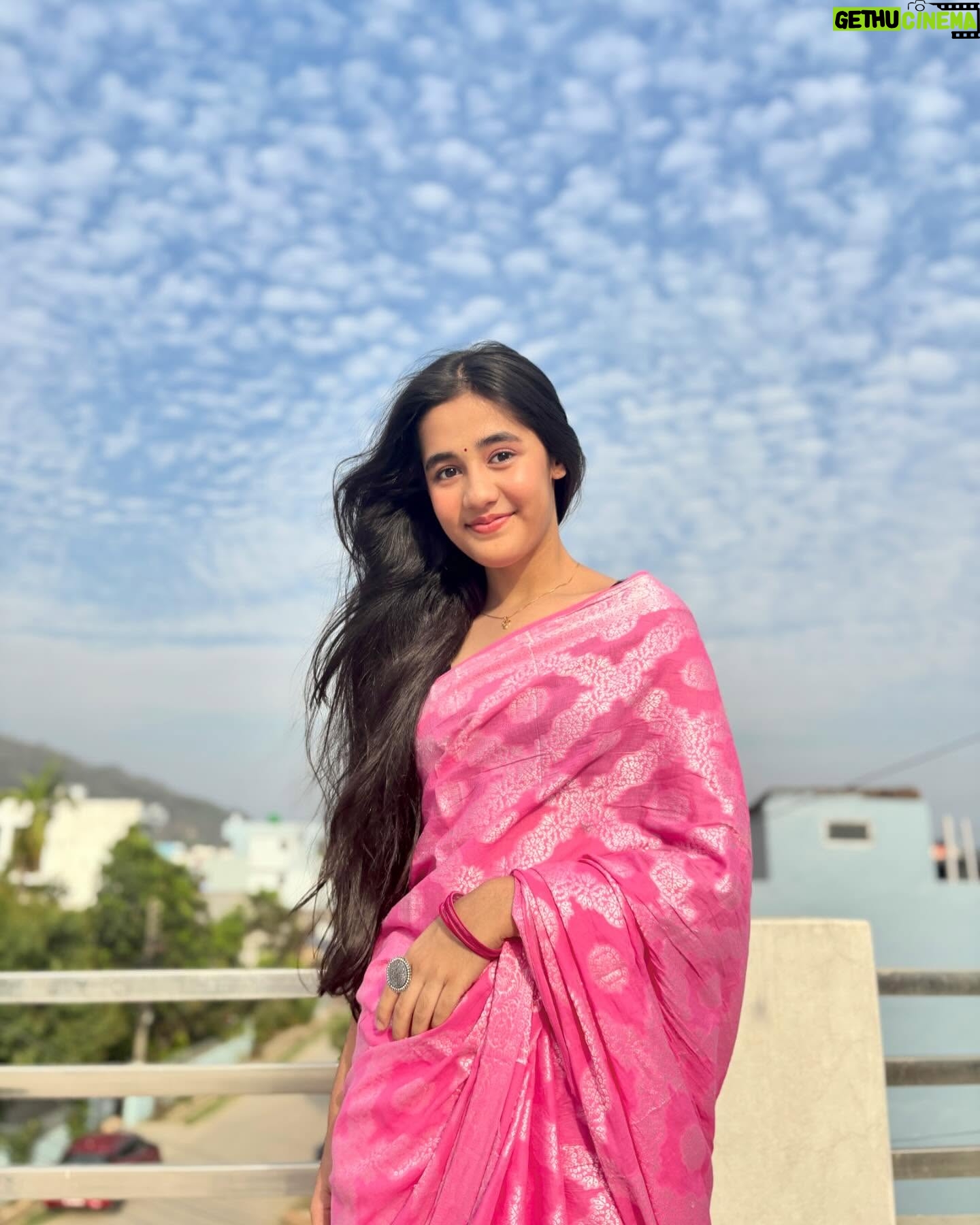 Aakriti Sharma - 144.5K Likes - “Saree love, ageless and timeless”
.
.
.
#sareelove #navratri #gudipadwa #aakritisharma #instagram