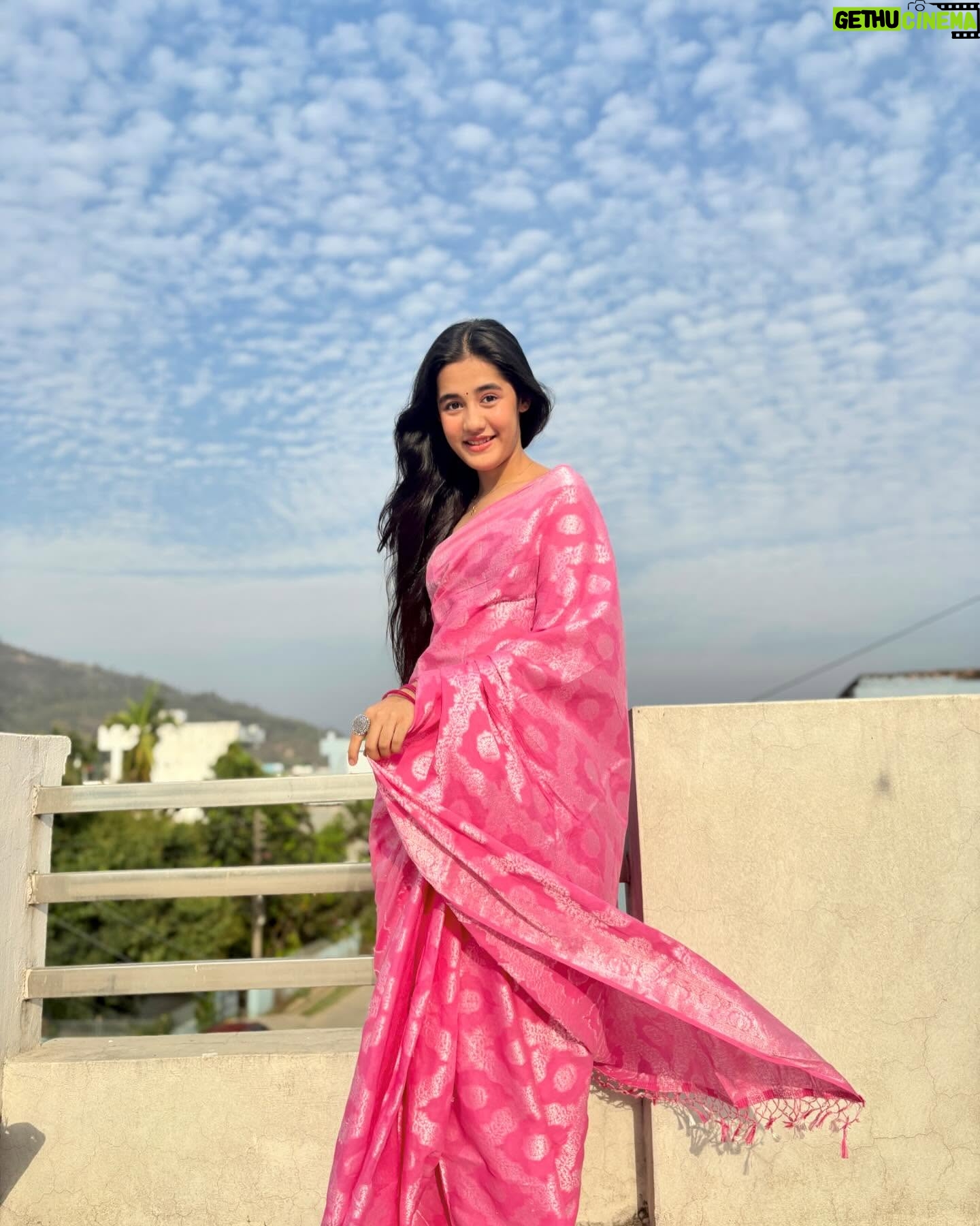 Aakriti Sharma - 144.5K Likes - “Saree love, ageless and timeless”
.
.
.
#sareelove #navratri #gudipadwa #aakritisharma #instagram
