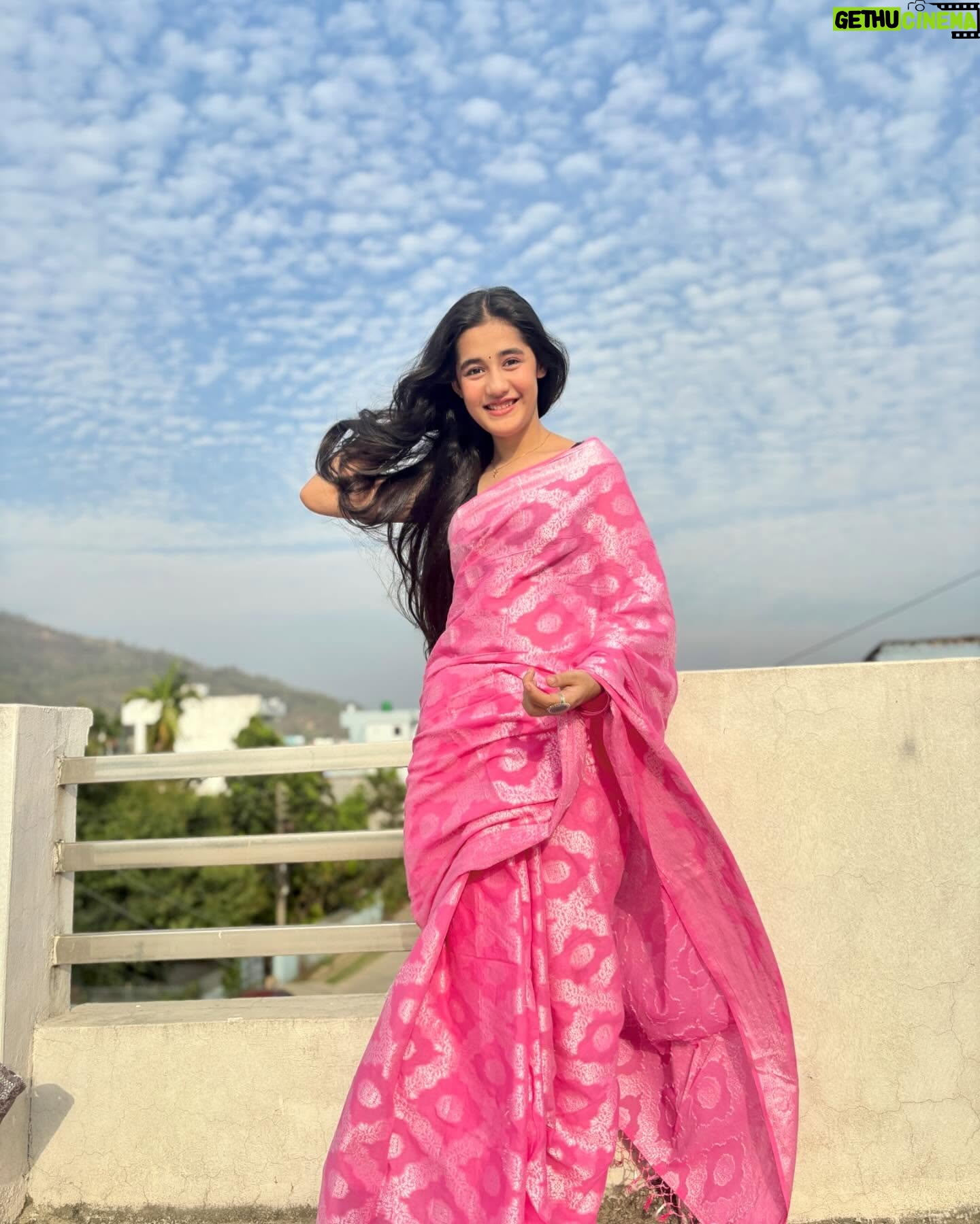 Aakriti Sharma - 144.5K Likes - “Saree love, ageless and timeless”
.
.
.
#sareelove #navratri #gudipadwa #aakritisharma #instagram