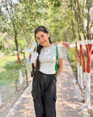 Aakriti Sharma Instagram - Find me under the 🌴 🌸🎀🌸

#summer #vacation #aakritisharma
