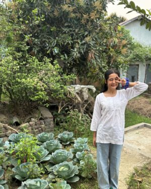 Aakriti Sharma Instagram - Happiness tab hai jab aap , kahin bhi jaye sabko kush kar de✨❤️🌸
Core memories, my lovely happy photo dumps 🫶 

#april #dump #memories  #aakritisharma #instagram