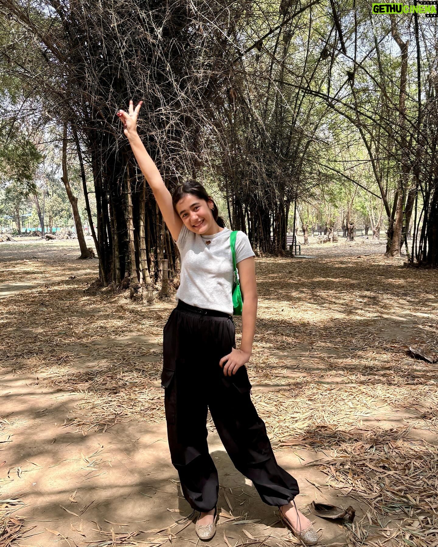 Aakriti Sharma - 34.9K Likes - Happiness tab hai jab aap , kahin bhi jaye sabko kush kar de✨❤️🌸
Core memories, my lovely happy photo dumps 🫶
#april #dump #memories #aakritisharma #instagram