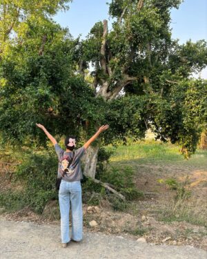 Aakriti Sharma Instagram - Happiness tab hai jab aap , kahin bhi jaye sabko kush kar de✨❤️🌸
Core memories, my lovely happy photo dumps 🫶 

#april #dump #memories  #aakritisharma #instagram