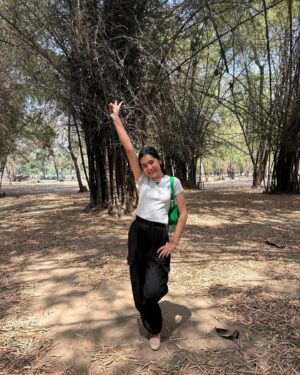 Aakriti Sharma Instagram - Happiness tab hai jab aap , kahin bhi jaye sabko kush kar de✨❤️🌸
Core memories, my lovely happy photo dumps 🫶 

#april #dump #memories  #aakritisharma #instagram