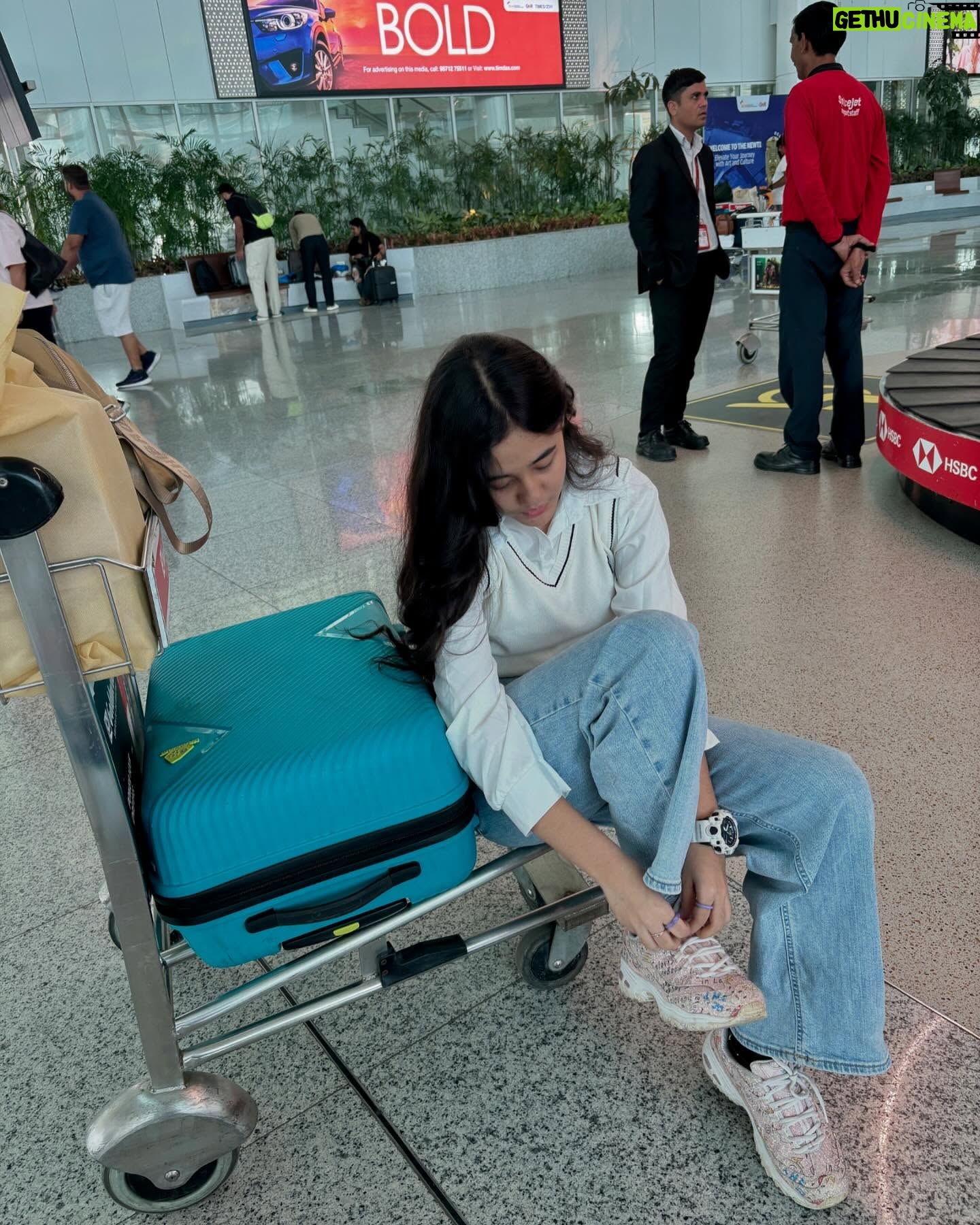 Aakriti Sharma - 31.4K Likes - Somewhere in the sky ✈️✨❤️
#travelgram #aakritisharma