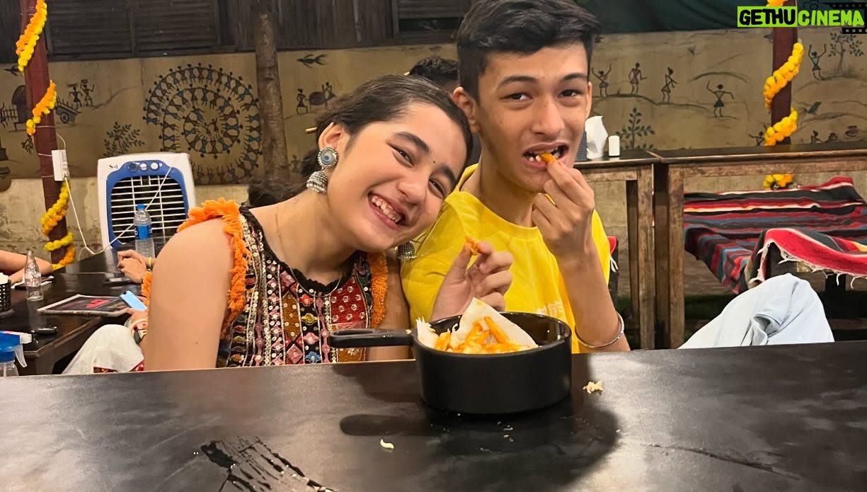 Aakriti Sharma - 29K Likes - Happy rakshabandhan to all ✨🧿🪬❤️