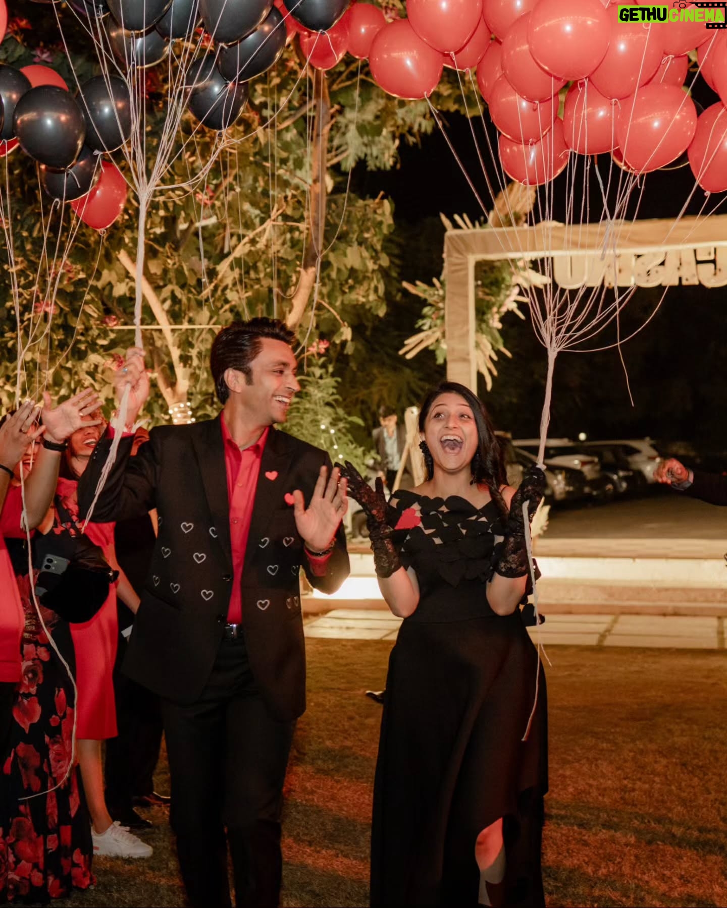 Aarohi Patel - 75.2K Likes - Casino Night ♥️♠️♦️♣️
05.12.24
.
Clicked by: @silverlightstudios.in
Event curated & managed by: @event.kalakar
Event styled & designed by: @events_by_the_planners_project
Music: @aalapdipeshdesai @parthdesai.27
Singer: @jigrra
Location: @bamboosaa