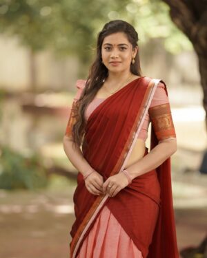 Aarthi Subash Instagram - ఇలారాణి🥀
#aarthisubash #photoshoot #halfsaree 
#hyderabad #telegusongs
