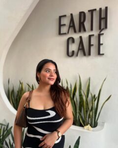 Actress Aashi Sahni HD Photos and Wallpapers November 2024