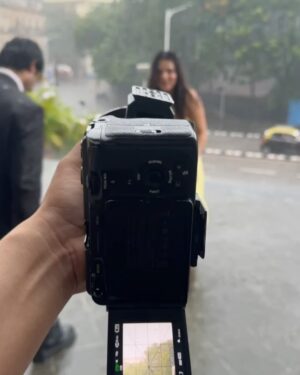 Aashi Sahni Instagram - Let me post the highlight of the month😙

#explore #photodump #foryou #fyp #relatable #bhuvambam #mumbai #rain #shoots #yellow #screening #bollywood #trend #viral #navratri #festival #indian #saree #lehenga #post #dump #candid #pictures