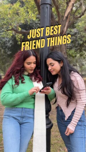 Aashi Sahni Instagram - Batao hai koi photo? 😑 
ft. @aashixsahni 👯‍♀️
🎥 @yatinyaar 
.
.
.
.
.
.
.
.
.
#comedy #reelsofinstagram #trending #besties #bff #funny #relatable #comedyreels #bestfriends #photos #memories