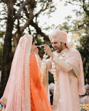 Aashna Shroff Instagram - tu hi mera Ghar 🧡