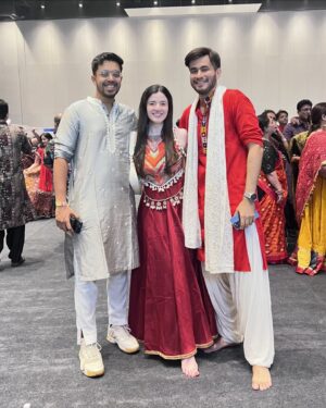 Aastha Shah Instagram - Navaratri Dump✨🥁

✨Outfit 1 - @gurukrupa_creation 
✨Outfit 2 - @designbyshweta 
✨Outfit 3 - @_vulcal_ 
✨Outfit 4 - @designbyshweta 
✨Outfit 5 - @gurukrupa_creation
