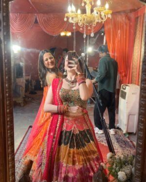 Aastha Shah Instagram - Navaratri Dump✨🥁

✨Outfit 1 - @gurukrupa_creation 
✨Outfit 2 - @designbyshweta 
✨Outfit 3 - @_vulcal_ 
✨Outfit 4 - @designbyshweta 
✨Outfit 5 - @gurukrupa_creation