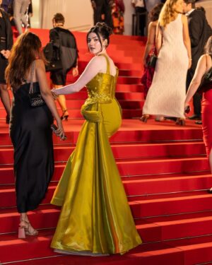 Aastha Shah Instagram - Greenest flag on the red carpet at Cannes❤️

Outfit: @fouadsarkisofficial @maison7dubai
Earrings: @isharya
Rings: @isharya @swarovski @rang_akankshanegi 
Cuff: @swarovski
Shoes: @oceedeeshoes
Styled by: @sabrinawhite98
Assisted by: @ashgkz @cosmo_bydivya
HMU: @kajolrpaswwan @kajolrpaswwanmakeupacademy 

Thank you @brut.india for the best day❤️