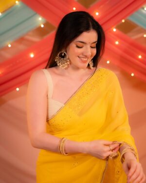 Aastha Shah Instagram - The only time of the year I love dressing up🥰 

Happy Diwali Fam✨🪔

Outfit - @designbyshweta 
Shot by @anmoltawde
Decor by @thedecorcycle @thedecorcyclestudio