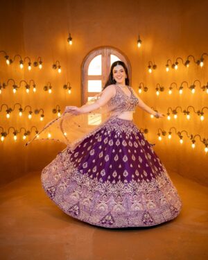 Aastha Shah Instagram - Festive season is my favourite✨

Outfit - @seasonsmumbai 
HMU - @kajolrpaswwan @kajolrpaswwanmakeupacademy 
Shot by @anmoltawde