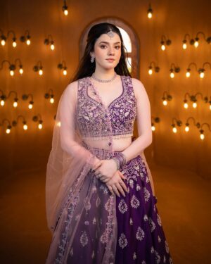 Aastha Shah Instagram - Festive season is my favourite✨

Outfit - @seasonsmumbai 
HMU - @kajolrpaswwan @kajolrpaswwanmakeupacademy 
Shot by @anmoltawde