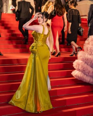 Aastha Shah Instagram - Greenest flag on the red carpet at Cannes❤️

Outfit: @fouadsarkisofficial @maison7dubai
Earrings: @isharya
Rings: @isharya @swarovski @rang_akankshanegi 
Cuff: @swarovski
Shoes: @oceedeeshoes
Styled by: @sabrinawhite98
Assisted by: @ashgkz @cosmo_bydivya
HMU: @kajolrpaswwan @kajolrpaswwanmakeupacademy 

Thank you @brut.india for the best day❤️