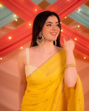 Aastha Shah Instagram - The only time of the year I love dressing up🥰 

Happy Diwali Fam✨🪔

Outfit - @designbyshweta 
Shot by @anmoltawde
Decor by @thedecorcycle @thedecorcyclestudio