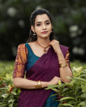 Abarnathi Instagram - Flaunting my Tamil ness 🌹✨
.
.
COSTUME @deepoo_designers 🩷
.
.
MUA @makeup_by_aamirah 💅🏻
.
.
Pic @zerogravityphotography 📸
.
.
STYLIST @dipti11_official 🪡
.
.
Location @sheratonchennai 🦩
.
.
ACCESSORIES @dscollection113 💍

#today #india #instagram #instagood #mood #photography #follow #saree #photooftheday #picoftheday #happy #viral #instadaily #nature #fashion #beautiful #daily #art #indiapictures #motivation #tamilcinema #style #tamilactress #music #jailor #halfsaree #selfie #myself #todaysoutfit #trending